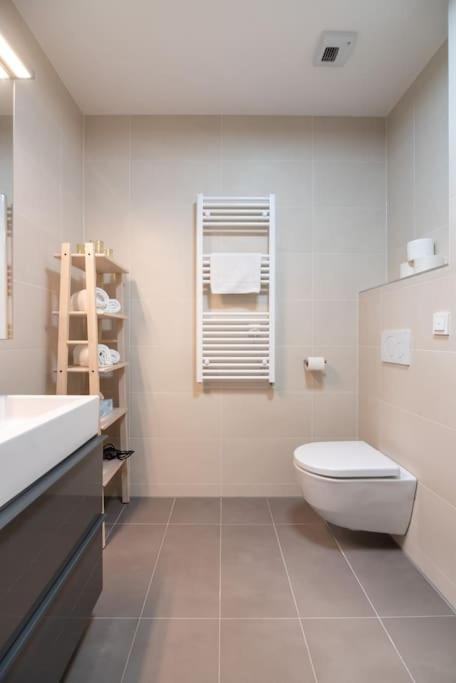 Apartament Hoch Hinaus, Neu Und Stilvoll Mit Pool Am Dach Wiedeń Zewnętrze zdjęcie