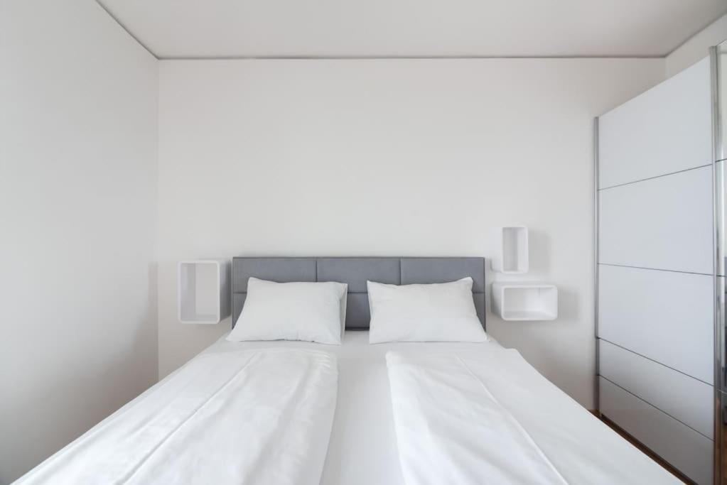 Apartament Hoch Hinaus, Neu Und Stilvoll Mit Pool Am Dach Wiedeń Zewnętrze zdjęcie
