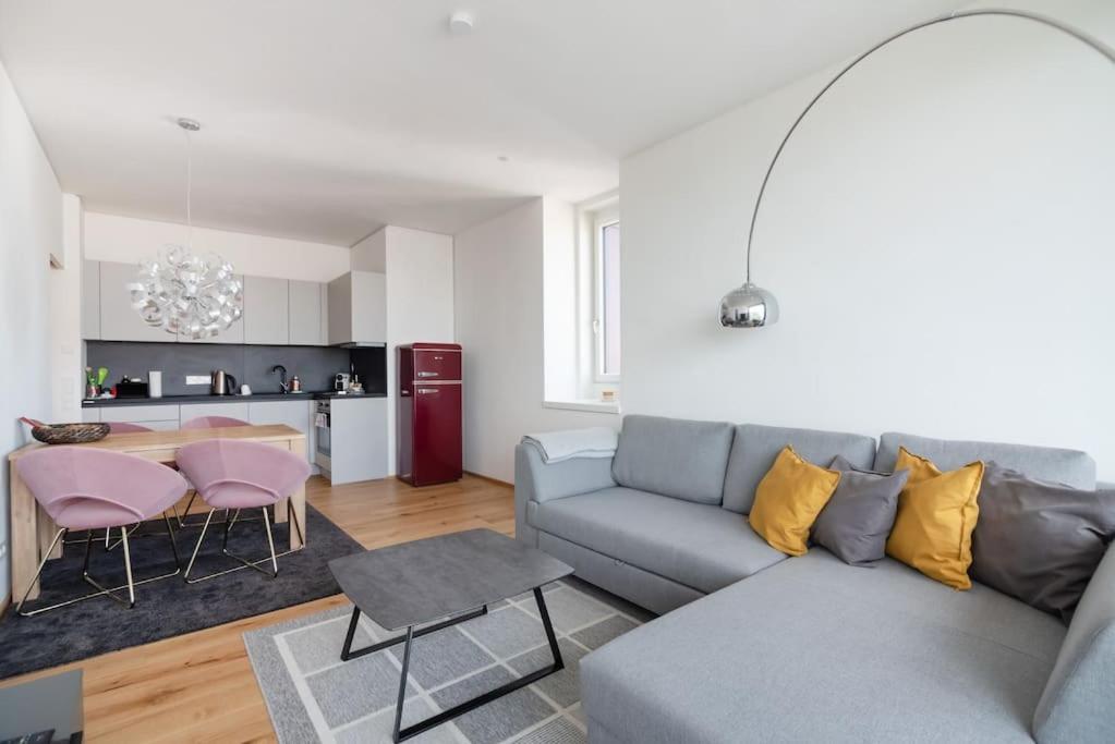 Apartament Hoch Hinaus, Neu Und Stilvoll Mit Pool Am Dach Wiedeń Zewnętrze zdjęcie