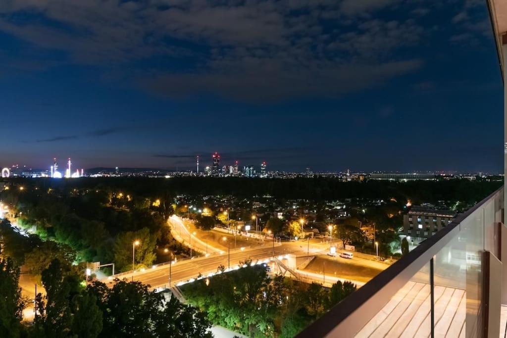Apartament Hoch Hinaus, Neu Und Stilvoll Mit Pool Am Dach Wiedeń Zewnętrze zdjęcie