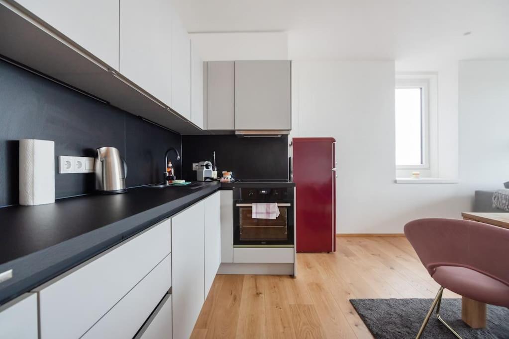 Apartament Hoch Hinaus, Neu Und Stilvoll Mit Pool Am Dach Wiedeń Zewnętrze zdjęcie
