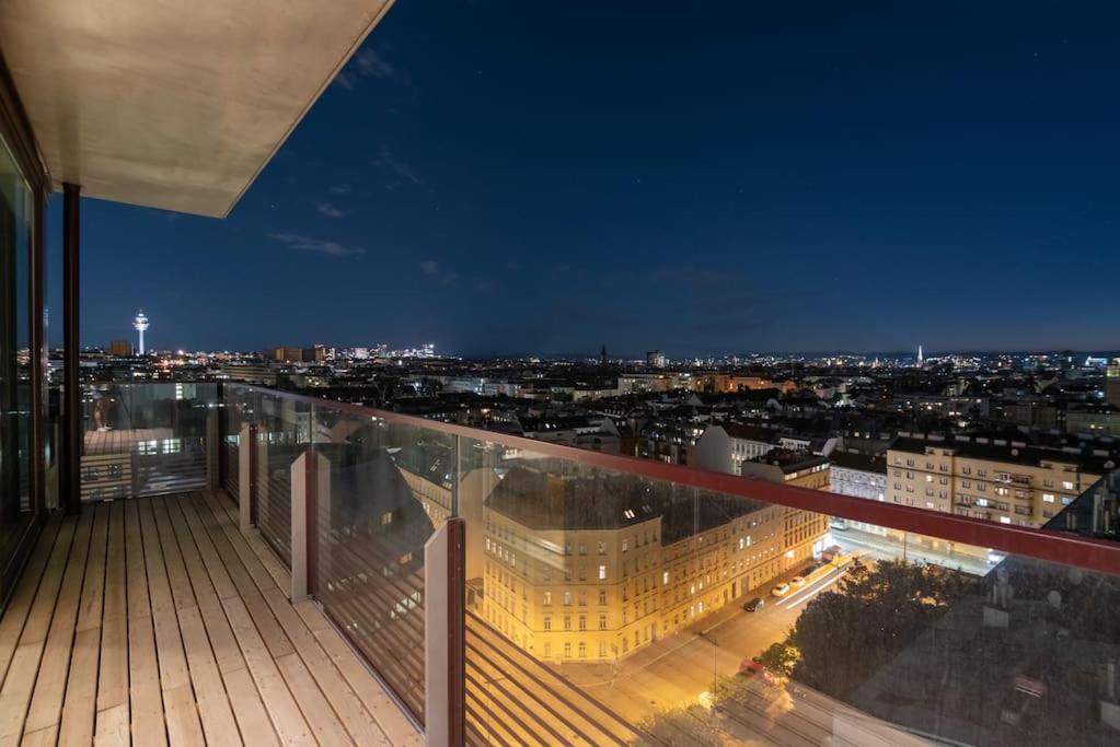 Apartament Hoch Hinaus, Neu Und Stilvoll Mit Pool Am Dach Wiedeń Zewnętrze zdjęcie