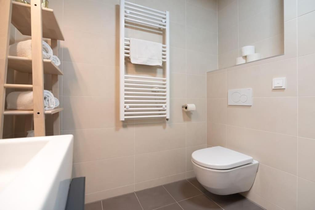 Apartament Hoch Hinaus, Neu Und Stilvoll Mit Pool Am Dach Wiedeń Zewnętrze zdjęcie