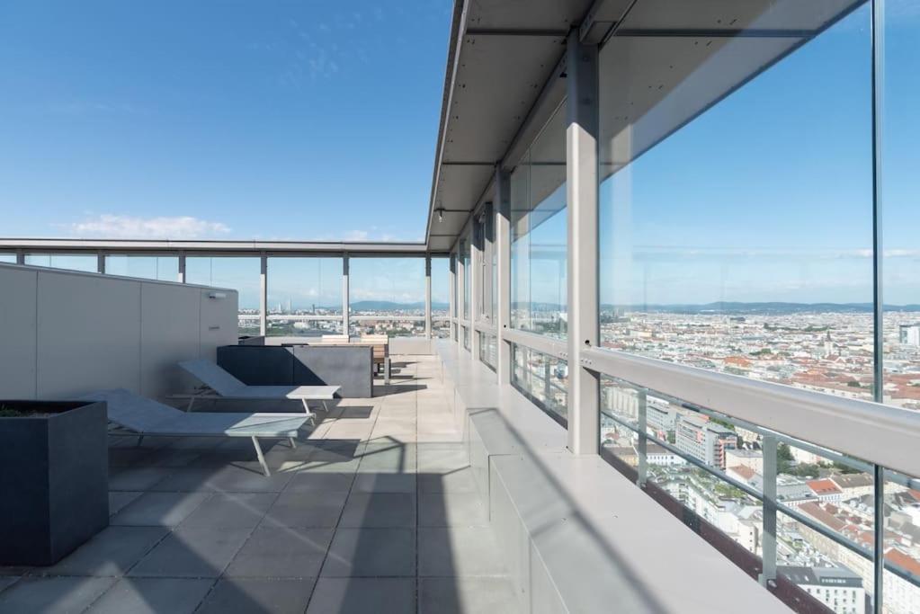 Apartament Hoch Hinaus, Neu Und Stilvoll Mit Pool Am Dach Wiedeń Zewnętrze zdjęcie